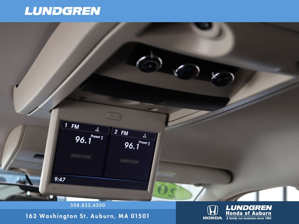 2016 Chrysler Town & Country Touring 16