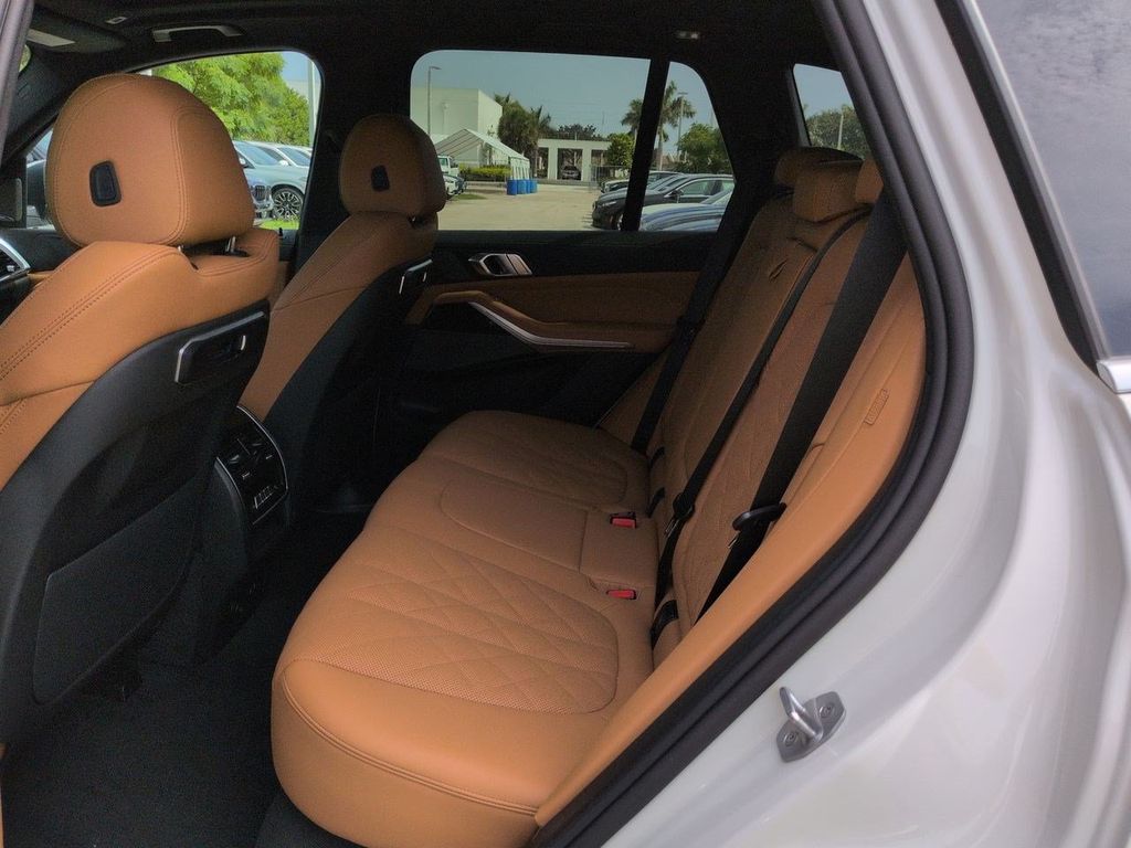 New 2026 White BMW xDrive40i image 14