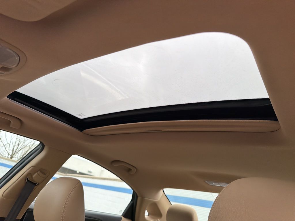 Thumbnail: 2013 Hyundai Sonata - 11