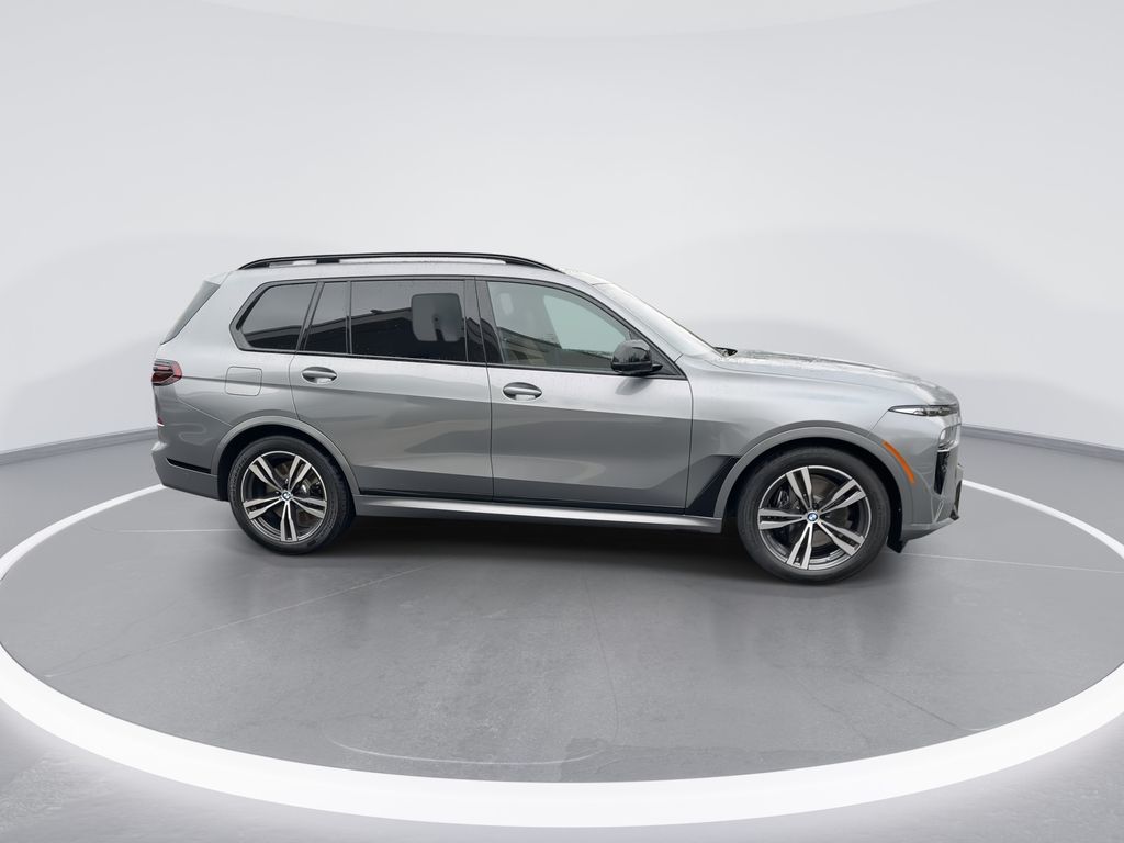 Thumbnail: 2026 BMW X7 - 9