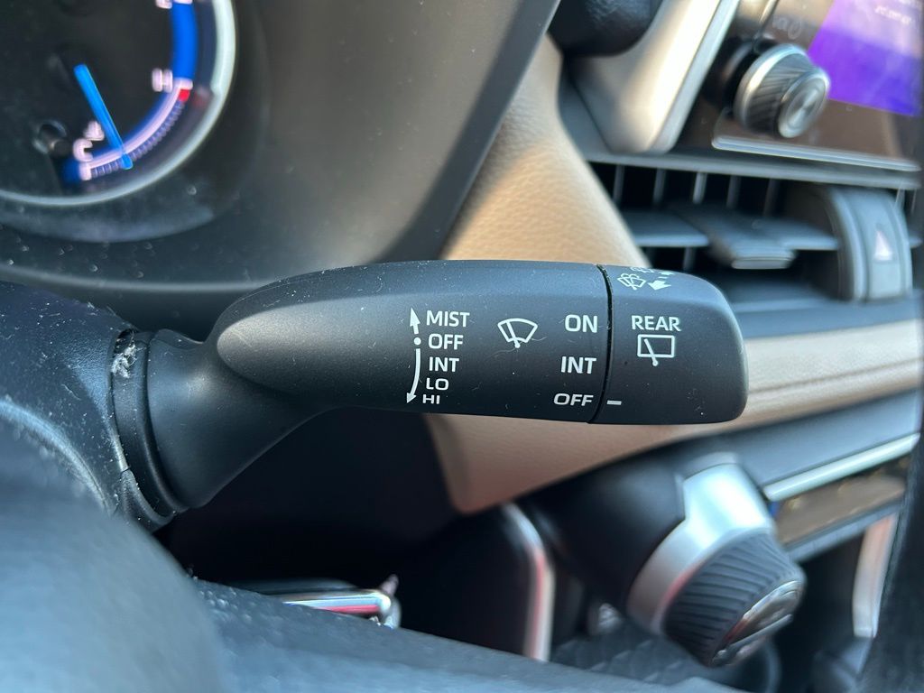 Thumbnail: 2025 Toyota RAV4 - 20