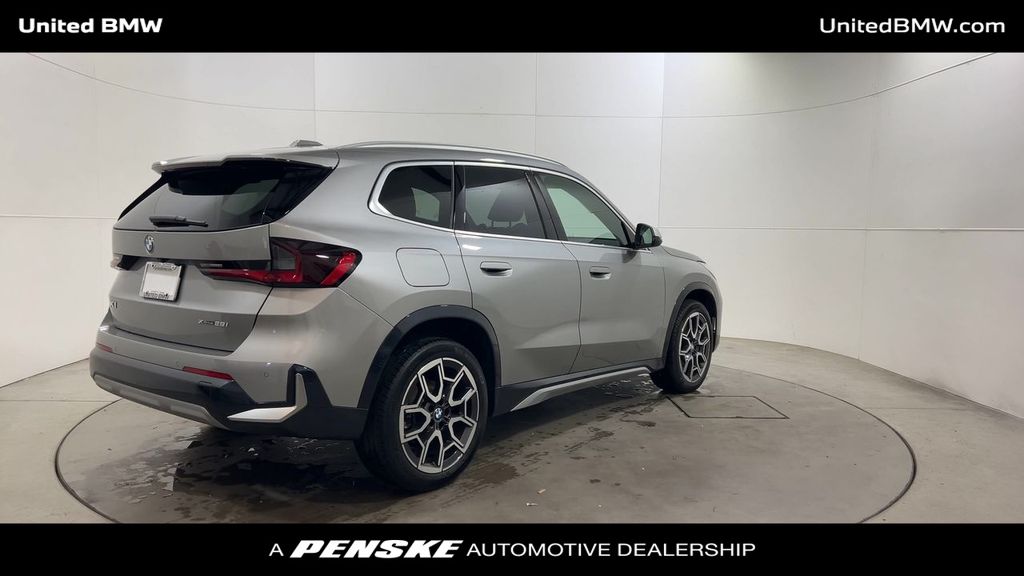 Thumbnail: 2024 BMW X1 - 8