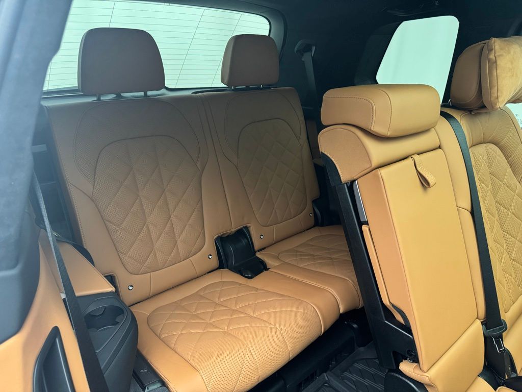2023 BMW X7 xDrive40i 25