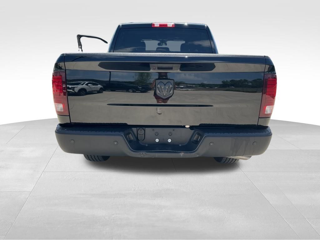 2024 Diamond Black Crystal Pearlcoat Ram 1500 Classic Warlock RWD Truck