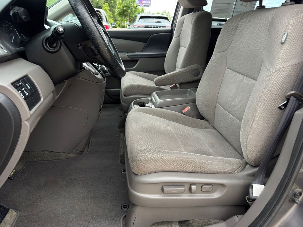 2016 Honda Odyssey SE - 10