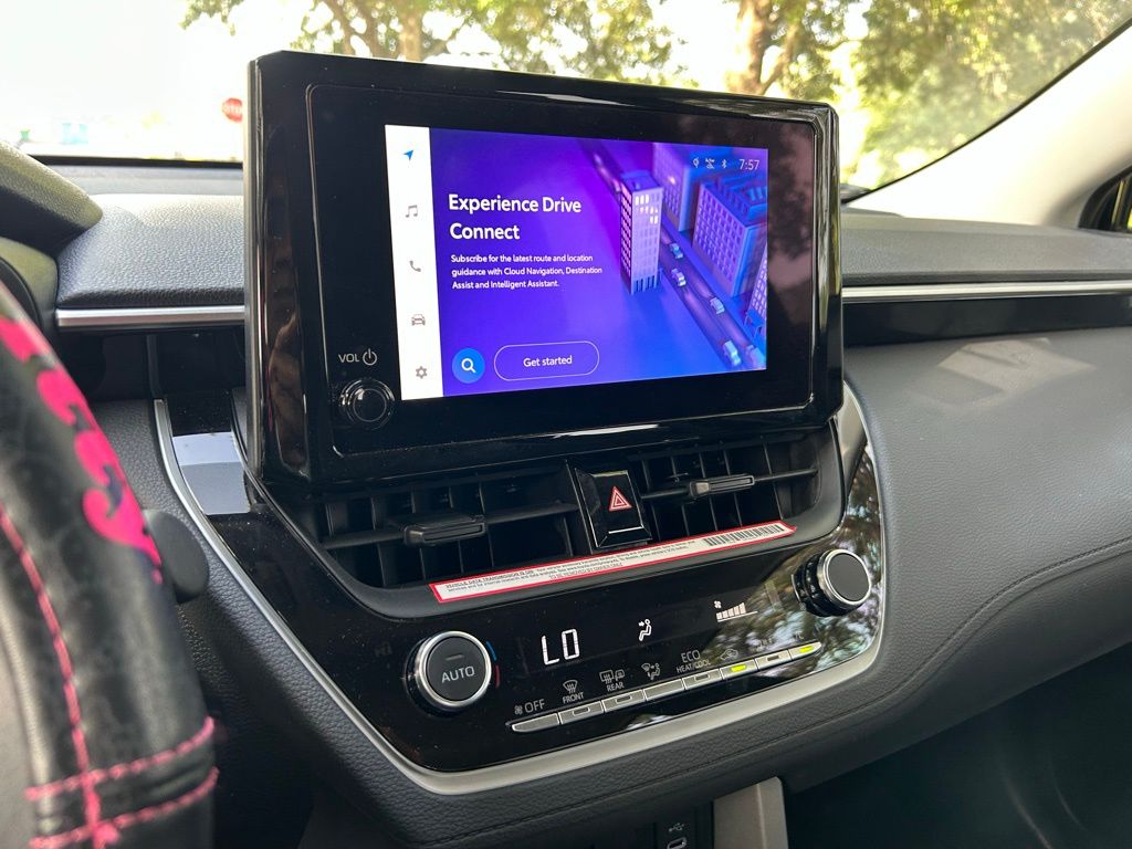 2024 Toyota Corolla Cross LE 20