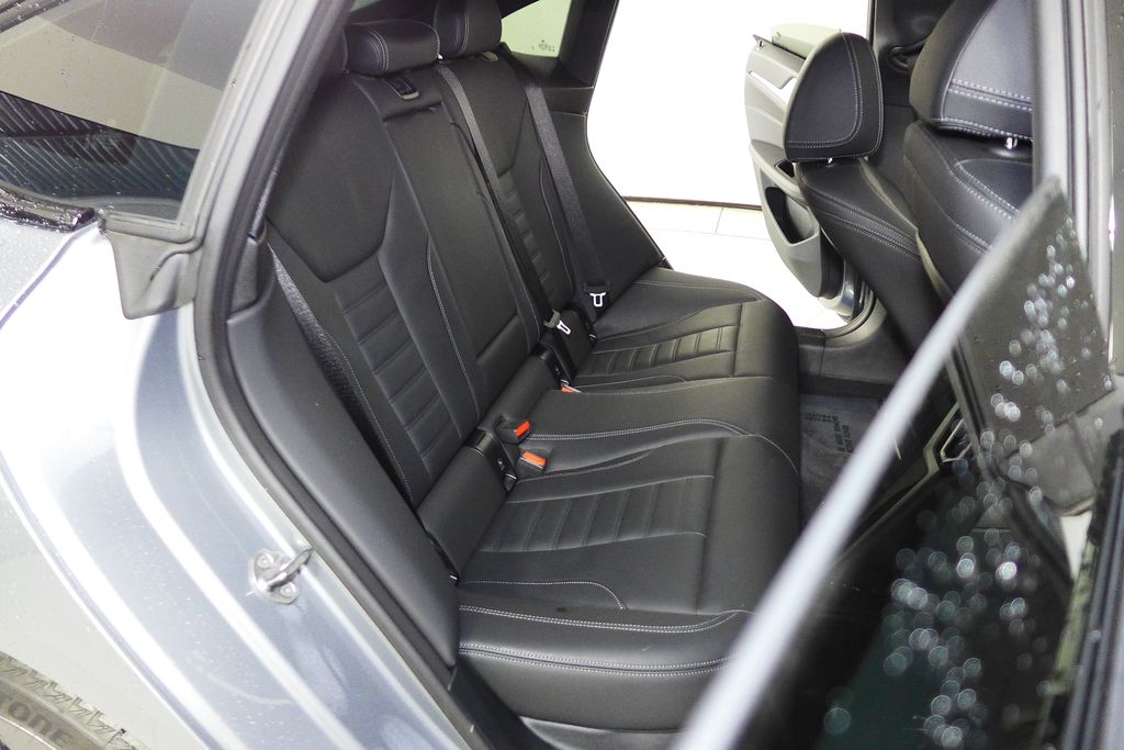 Thumbnail: 2023 BMW i4 - 20