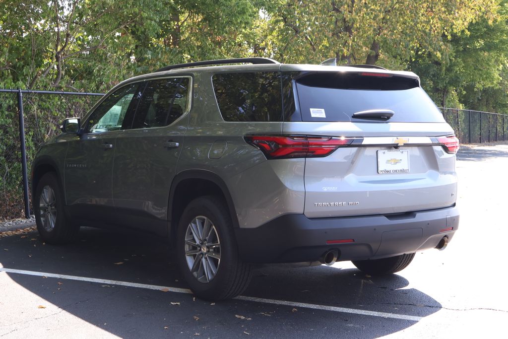 Thumbnail: 2023 Chevrolet Traverse - 5