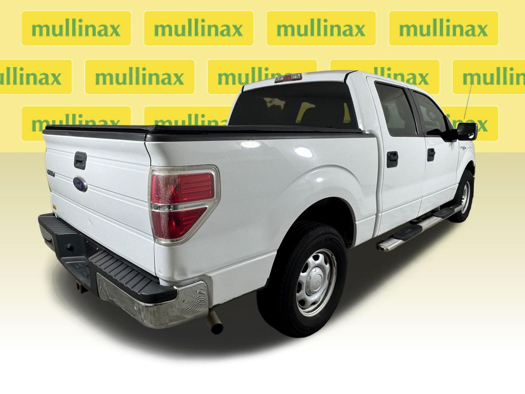 Used 2010 White Ford XL image 5