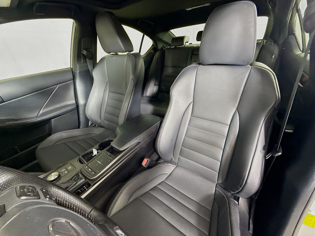 2022 Lexus IS 350 21