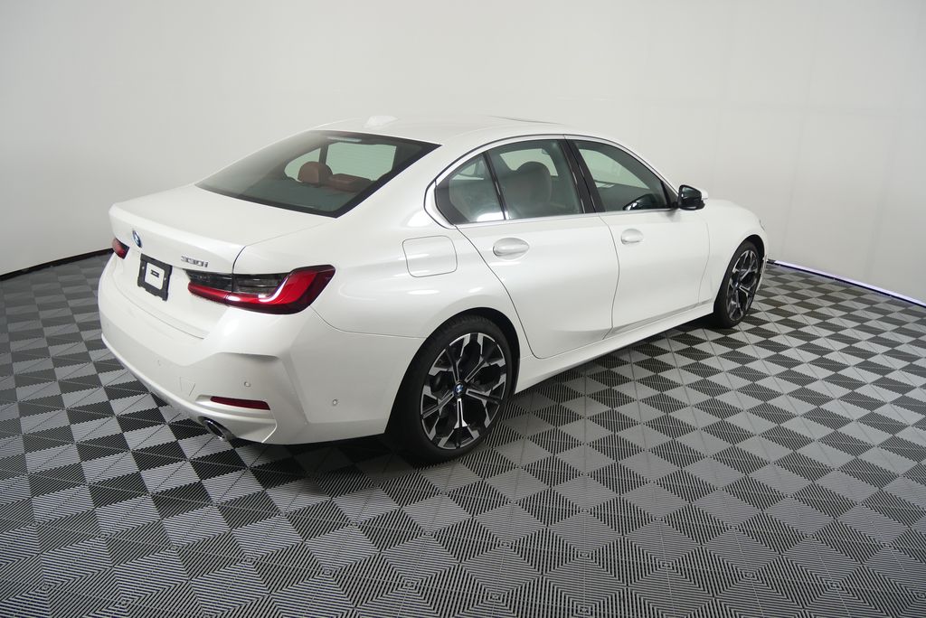 Thumbnail: 2025 BMW 3 Series - 3