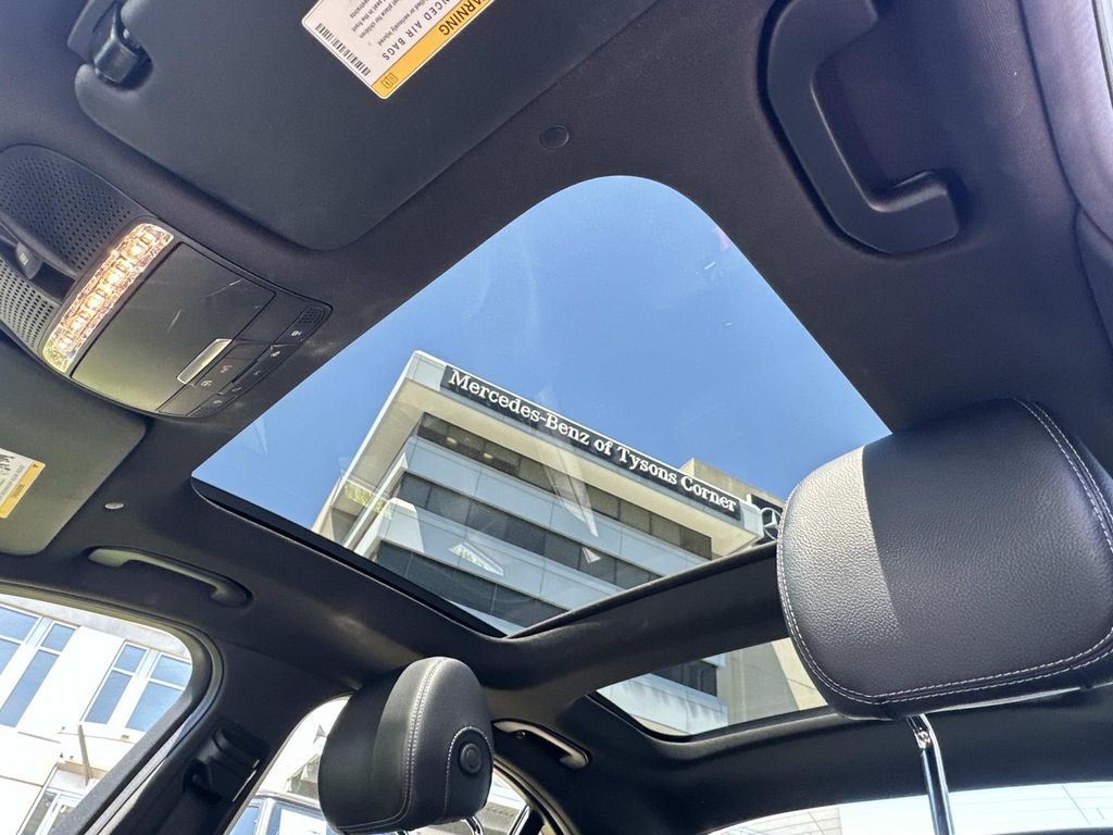 Thumbnail: 2021 Mercedes-Benz C-Class - 17