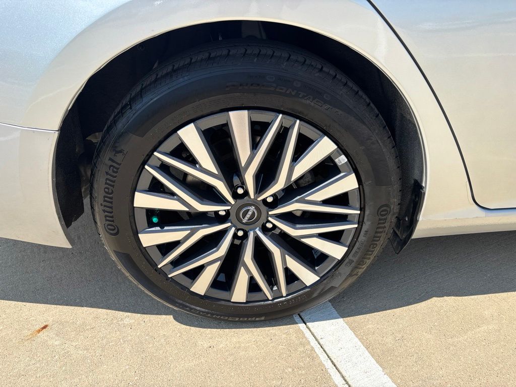 Used 2025 Nissan Altima Sedan