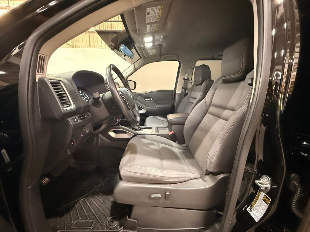 2022 Nissan Frontier SV