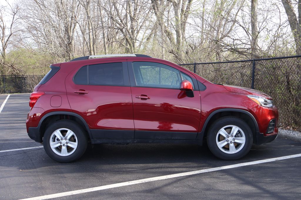 Thumbnail: 2022 Chevrolet Trax - 10