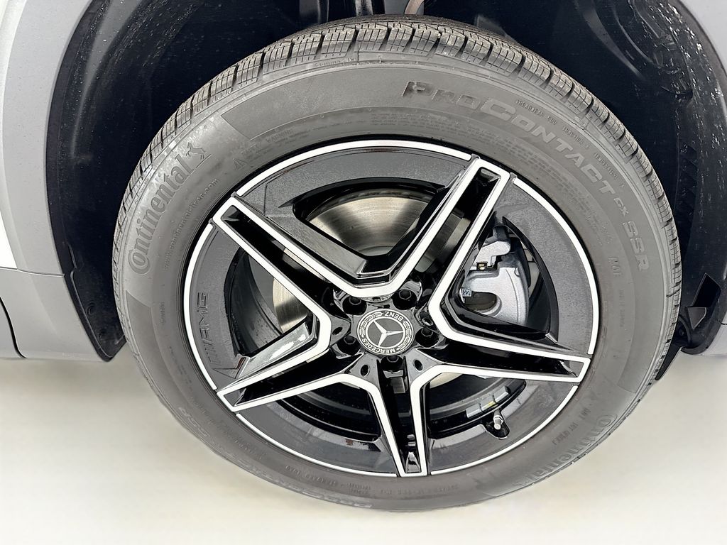 Used 2026 White Mercedes-Benz GLB 250 image 30