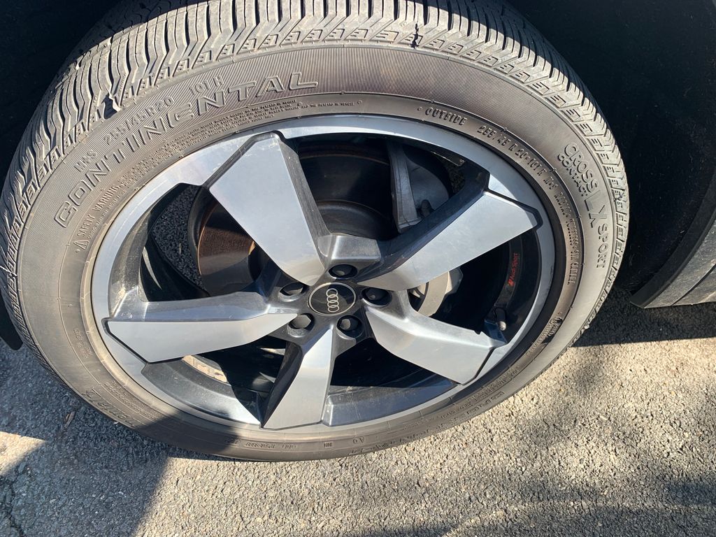 Thumbnail: 2022 Audi Q5 - 7