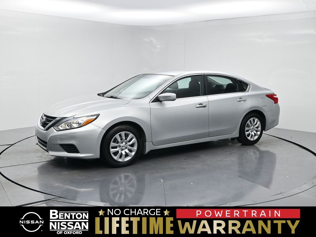 Brilliant Silver Metallic 2017 Nissan Altima Sedan Front-Wheel Drive Continuously Variable Transmission