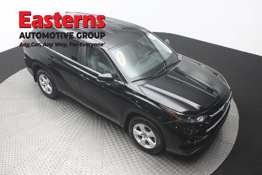 Used 2023 Black Toyota L image 3