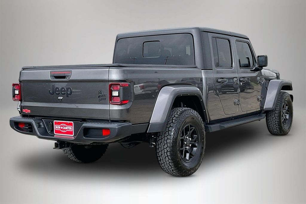 Used 2024 Jeep Gladiator Willys 4D Crew Cab