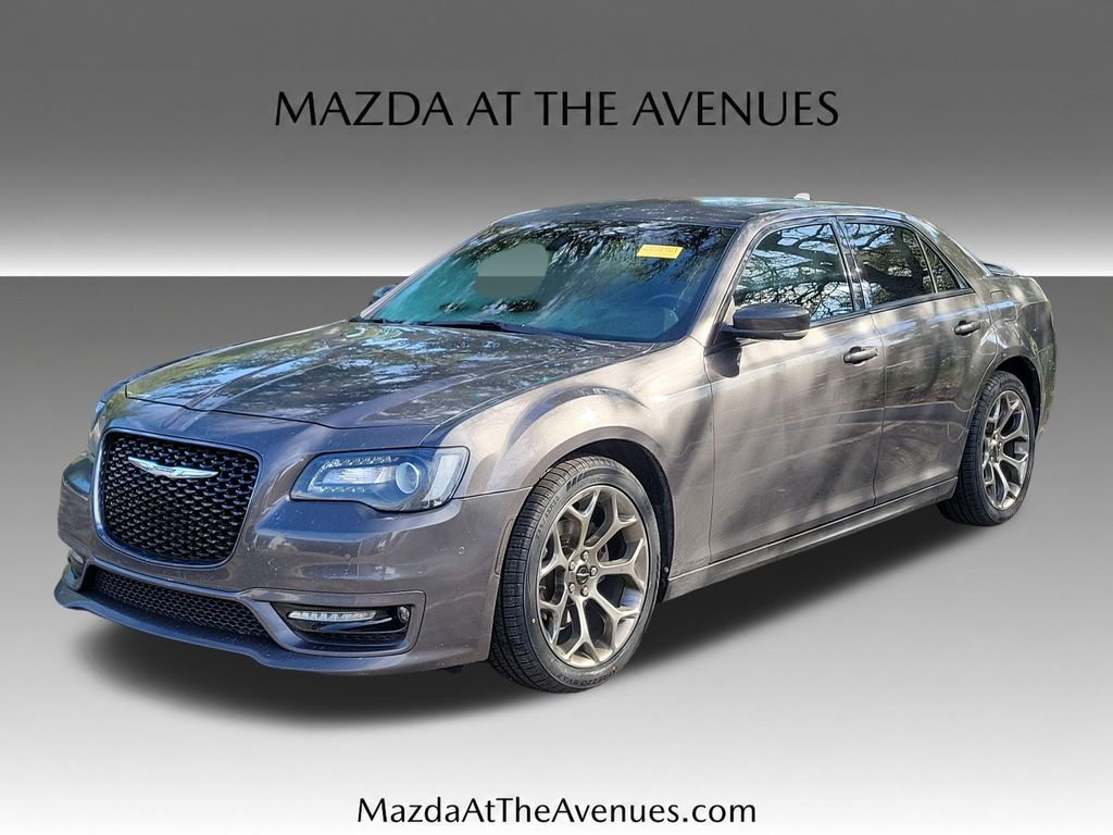 Crystal Metallic 2018 Chrysler 300 Sedan Rear-Wheel Drive 8-Speed Automatic