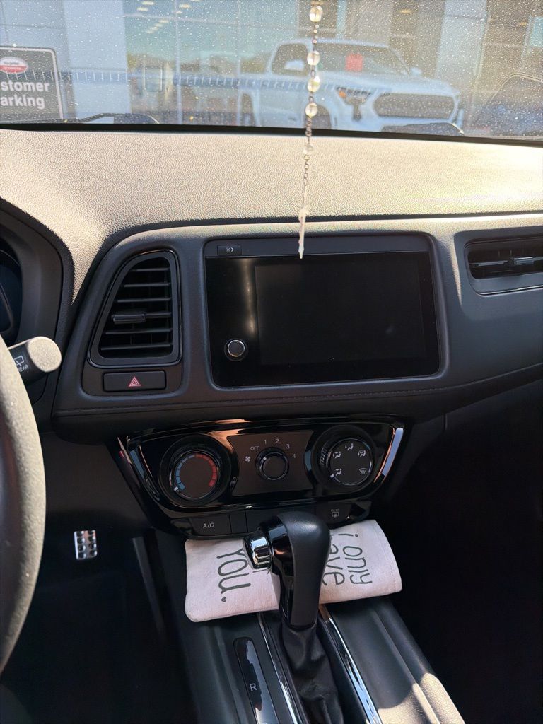 Thumbnail: 2019 Honda HR-V - 9