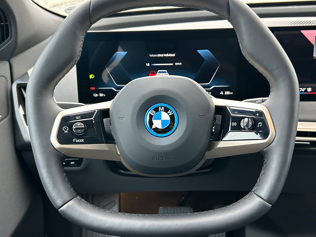 2025 BMW iX xDrive50 19