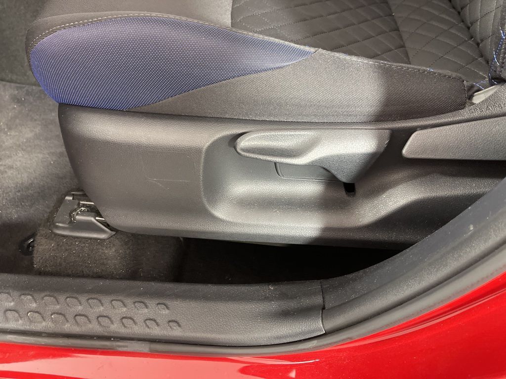 Thumbnail: 2020 Toyota C-HR - 20