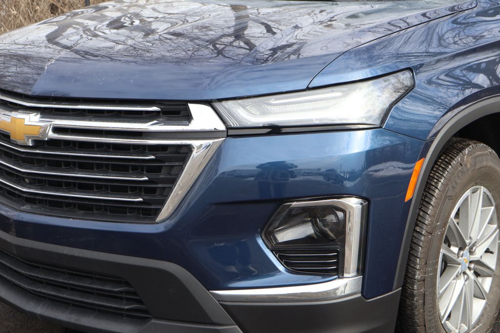 Thumbnail: 2023 Chevrolet Traverse - 4