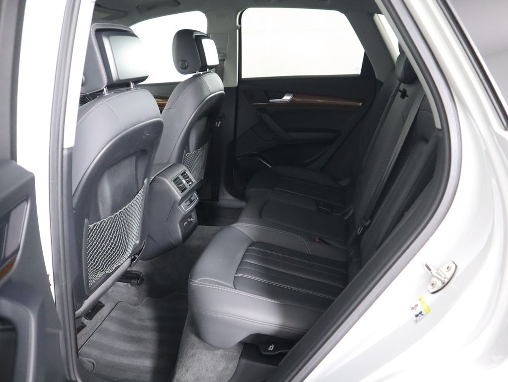 Thumbnail: 2021 Audi Q5 - 21