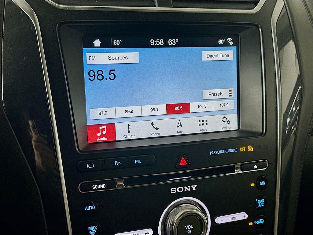 Used 2018 White Ford Platinum image 17