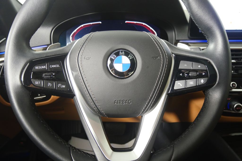 Thumbnail: 2023 BMW 5 Series - 18