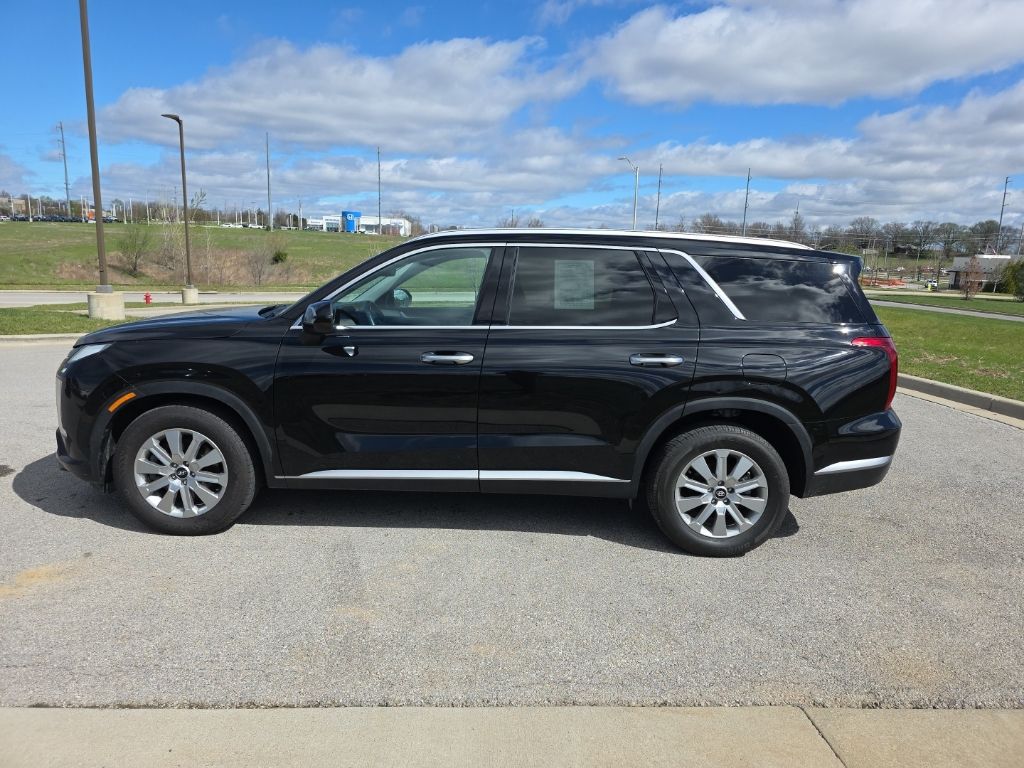 View vehicle photo 7