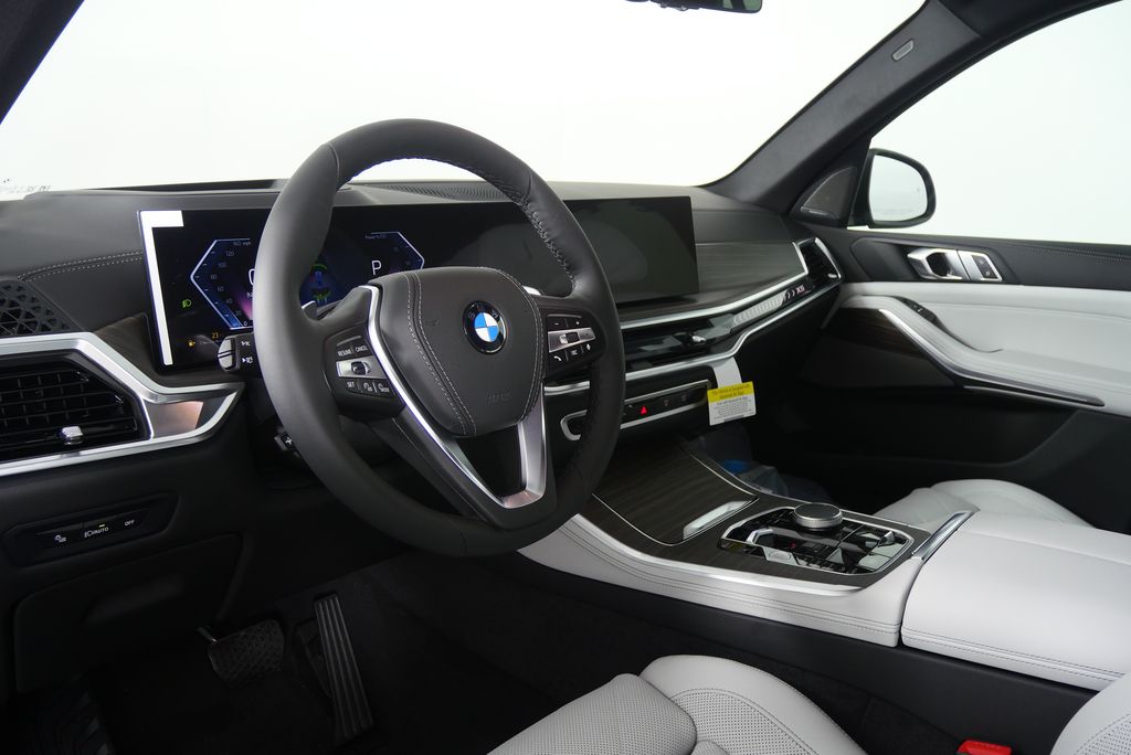 Thumbnail: 2026 BMW X5 - 12