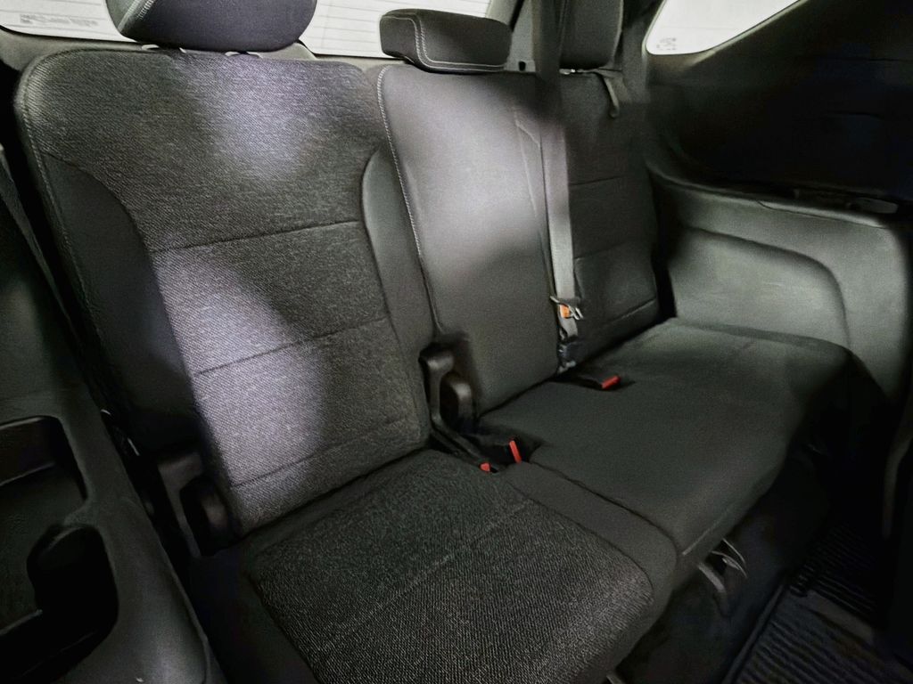 Used 2025 Chevrolet Traverse SUV