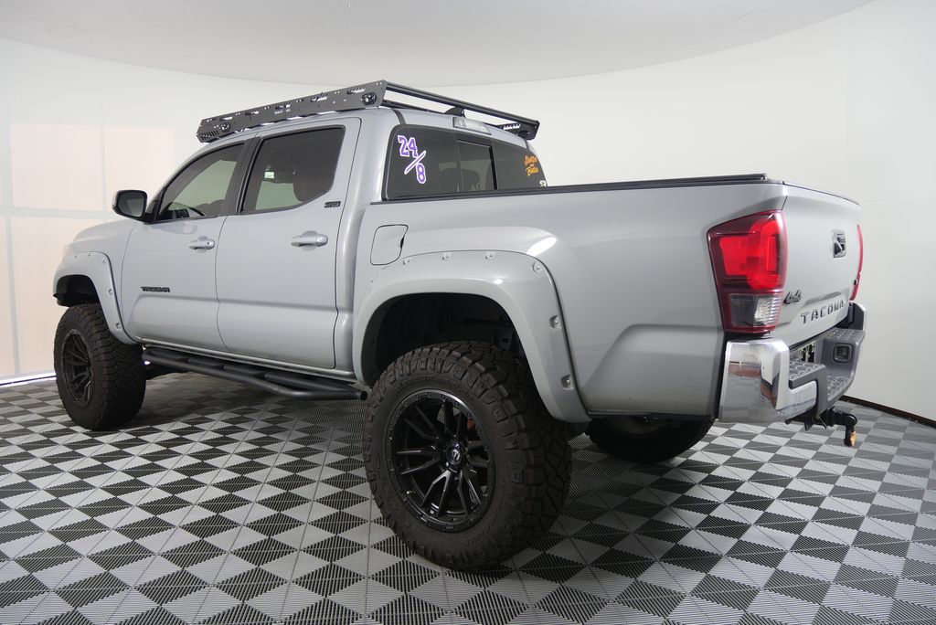 Thumbnail: 2021 Toyota Tacoma - 6