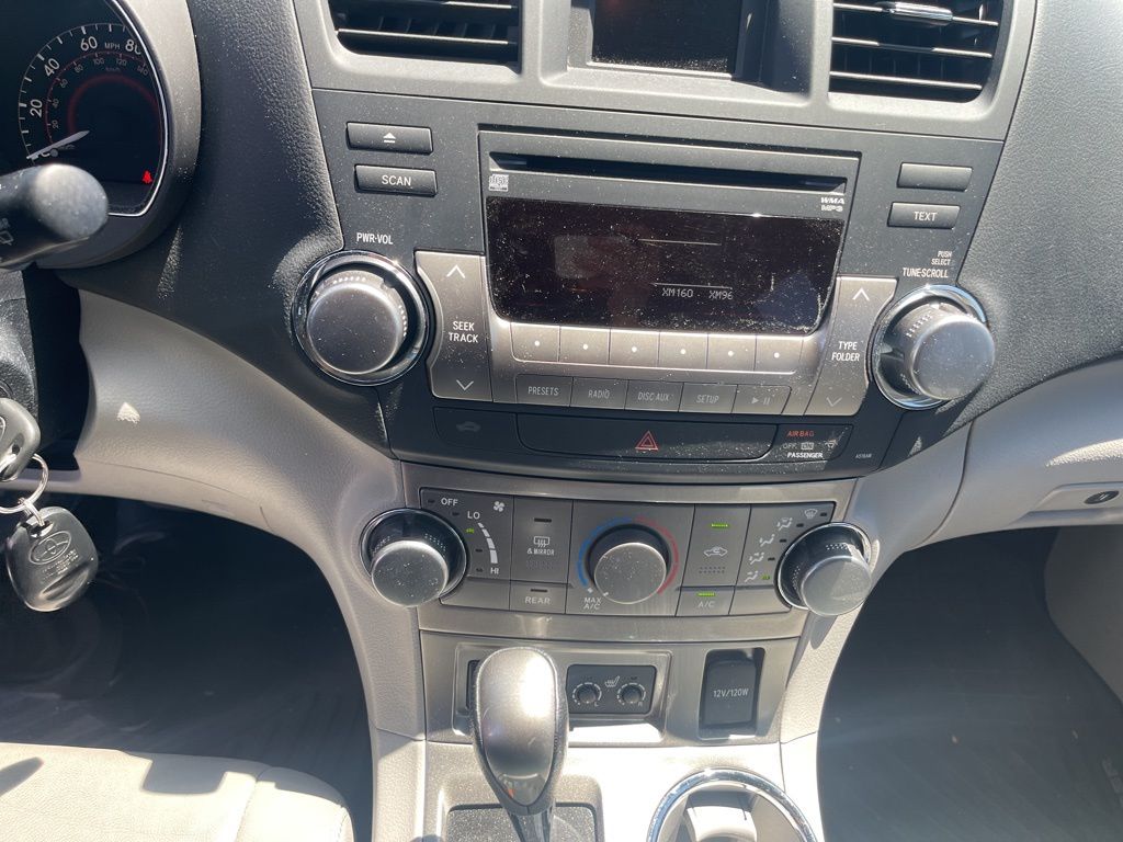 2012 Toyota Highlander SE 7