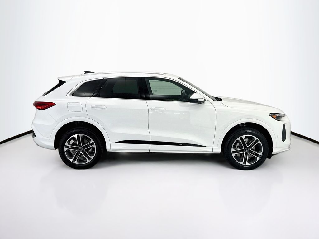 Thumbnail: 2026 Audi Q5 - 4