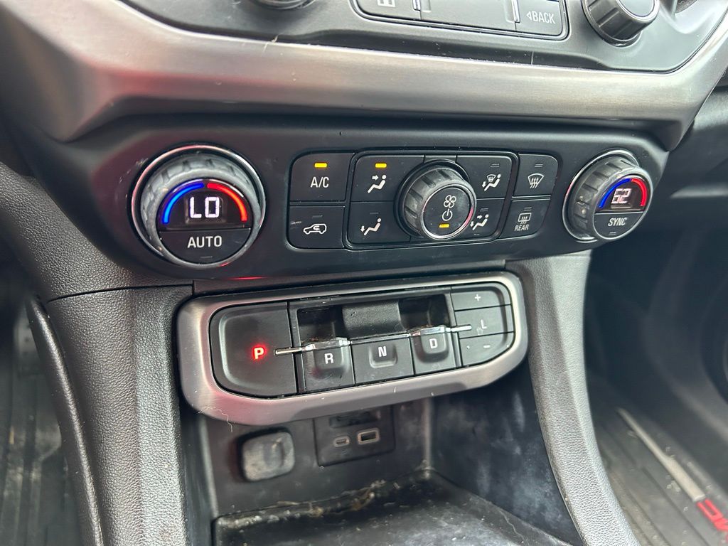 Thumbnail: 2021 GMC Acadia - 26