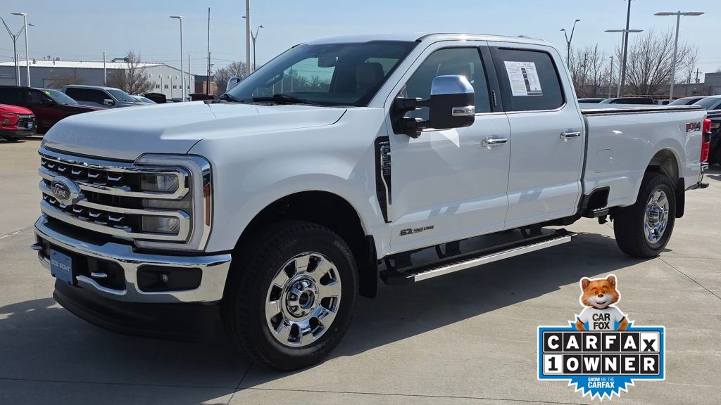 Oxford White 2024 Ford F-350 Super Duty Lariat Crew Cab 4WD Pickup Truck Four-Wheel Drive Automatic