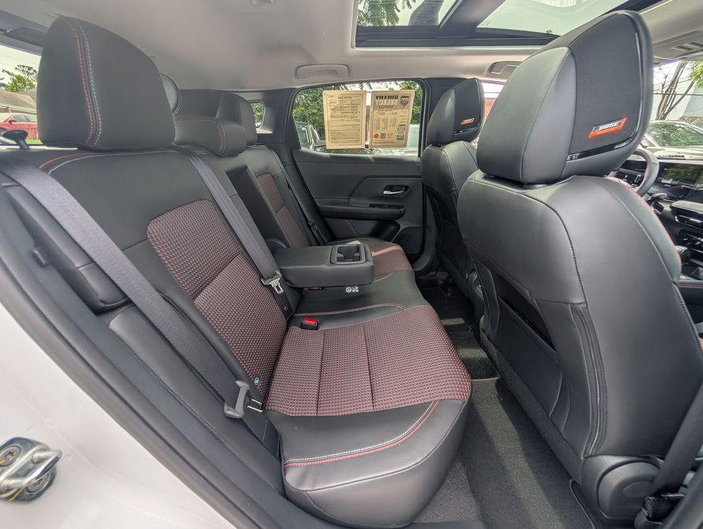 Used 2026 White Nissan SR image 3
