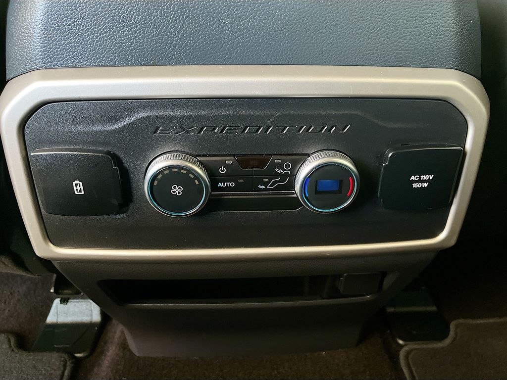 Used 2023 Black Ford XLT image 26