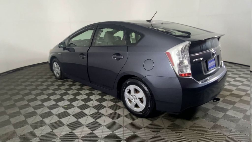 2011 Toyota Prius Two 6