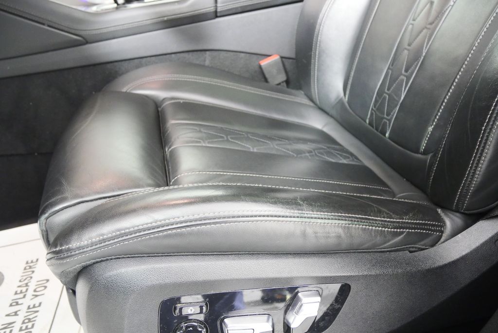 Thumbnail: 2022 BMW X6 - 10