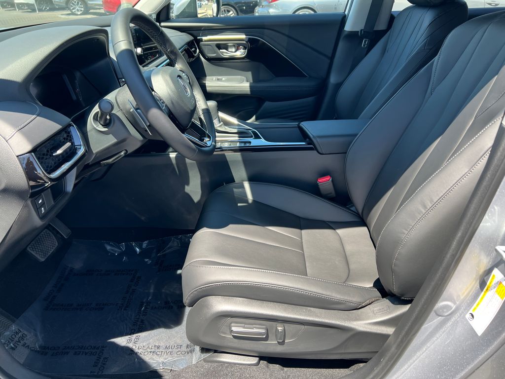 Thumbnail: 2025 Acura ADX - 13