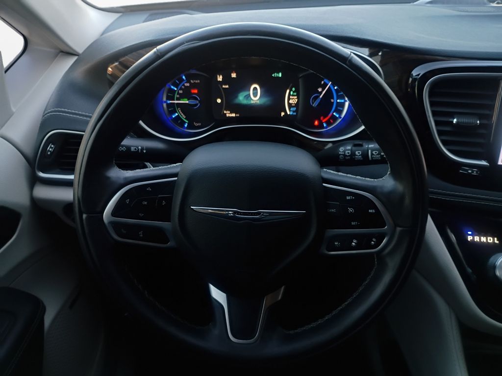 Used Car 2022 Chrysler Pacifica Hybrid  Limited For Sale Under $30,000 In Austin, Texas