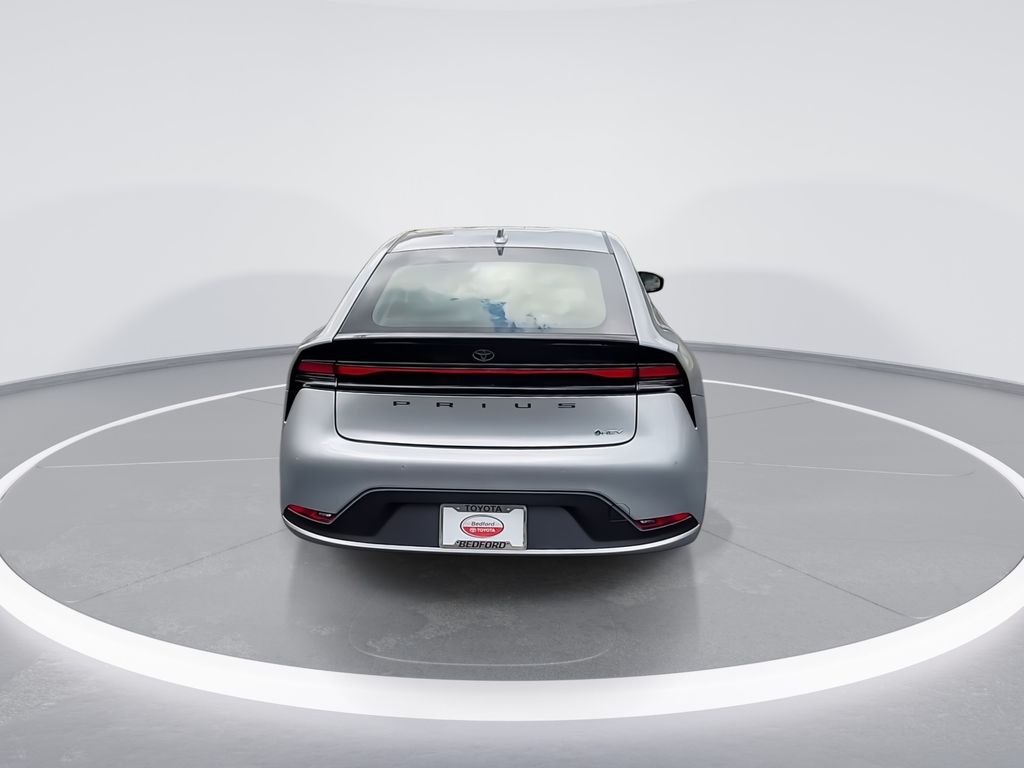 2025 Toyota Prius LE 7
