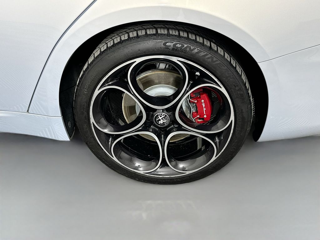 2022 Alfa Romeo Giulia Ti 32