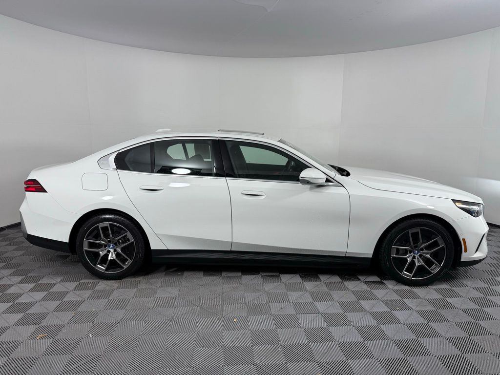 Thumbnail: 2025 BMW i5 - 4