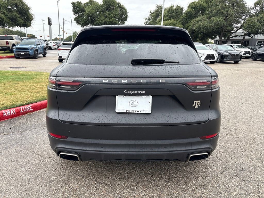 Thumbnail: 2021 Porsche Cayenne - 4